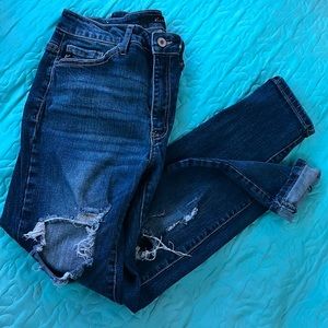 Dark wash Ripped jeans!